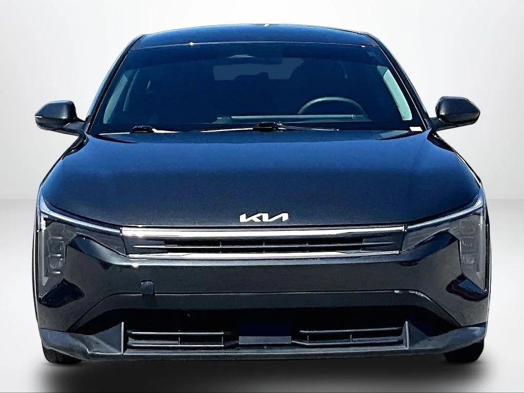 Used 2026 Gray Kia LXS image 3