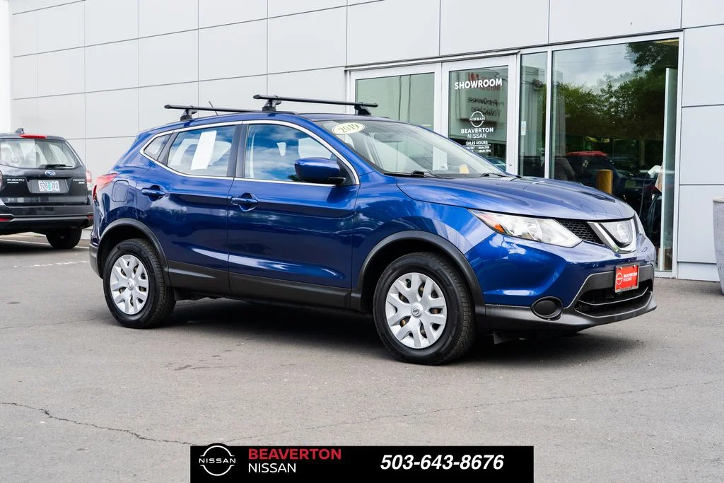 Used 2019 Blue Nissan S image 1