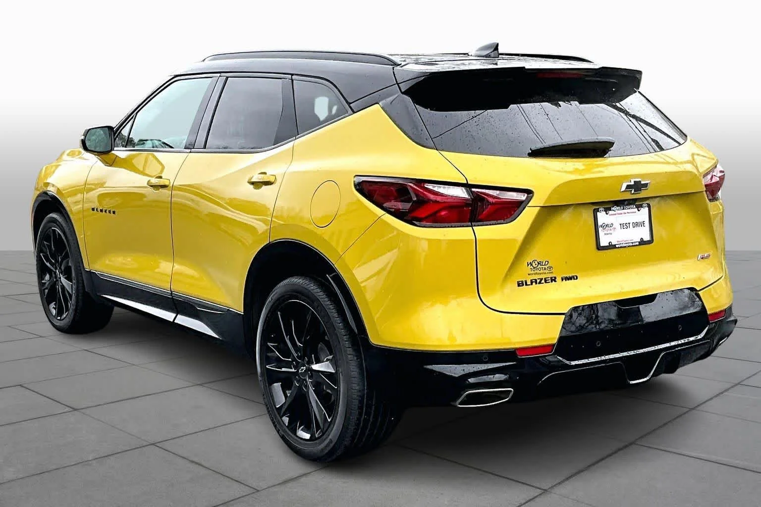 Used 2022 Nitro Yellow Metallic Chevrolet RS image 13