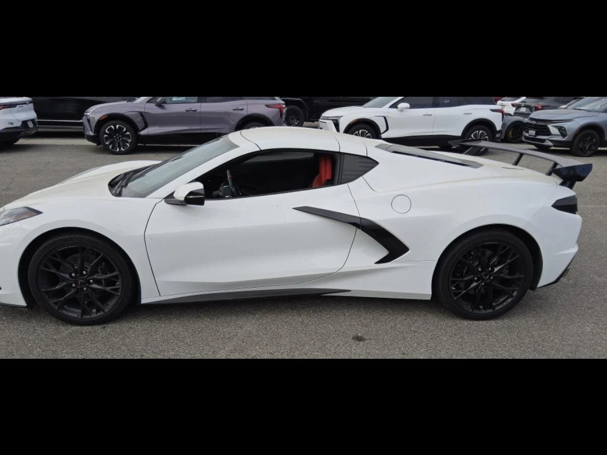 Used 2024 Arctic White Chevrolet 1LT image 8