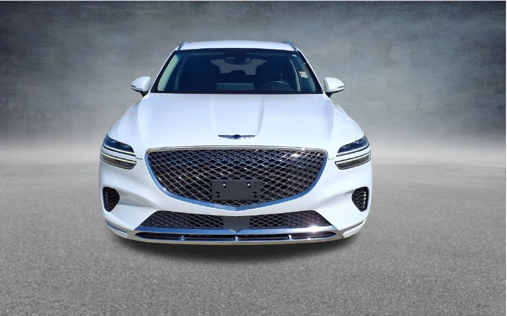 Used 2025 White Genesis 2.5T image 2