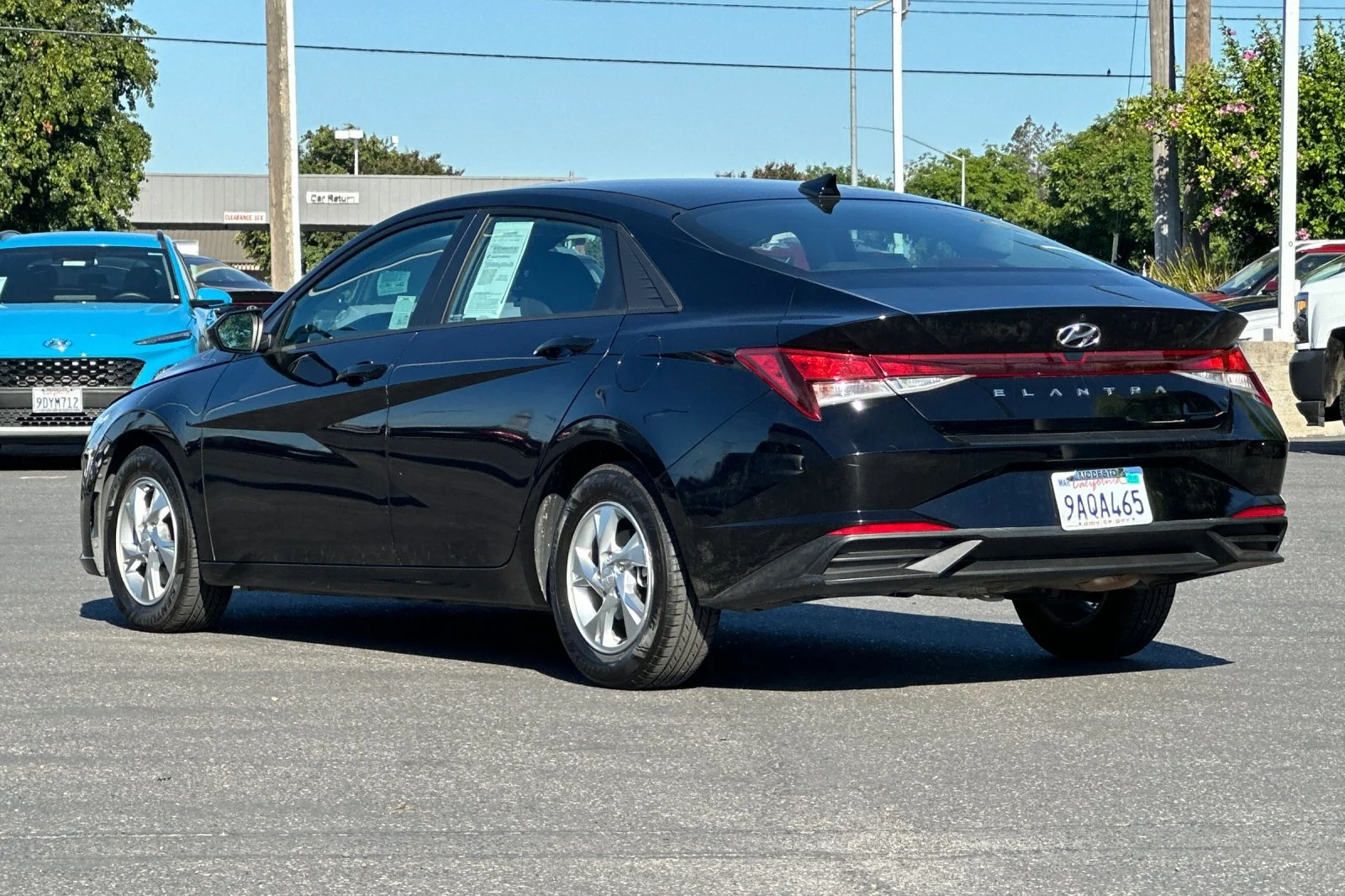 Used 2022 Phantom Black Hyundai SE image 6