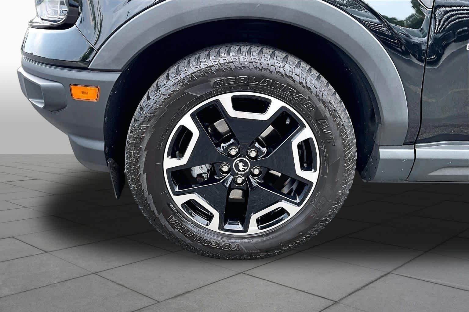 Used 2022 Shadow Black Ford Outer Banks image 11