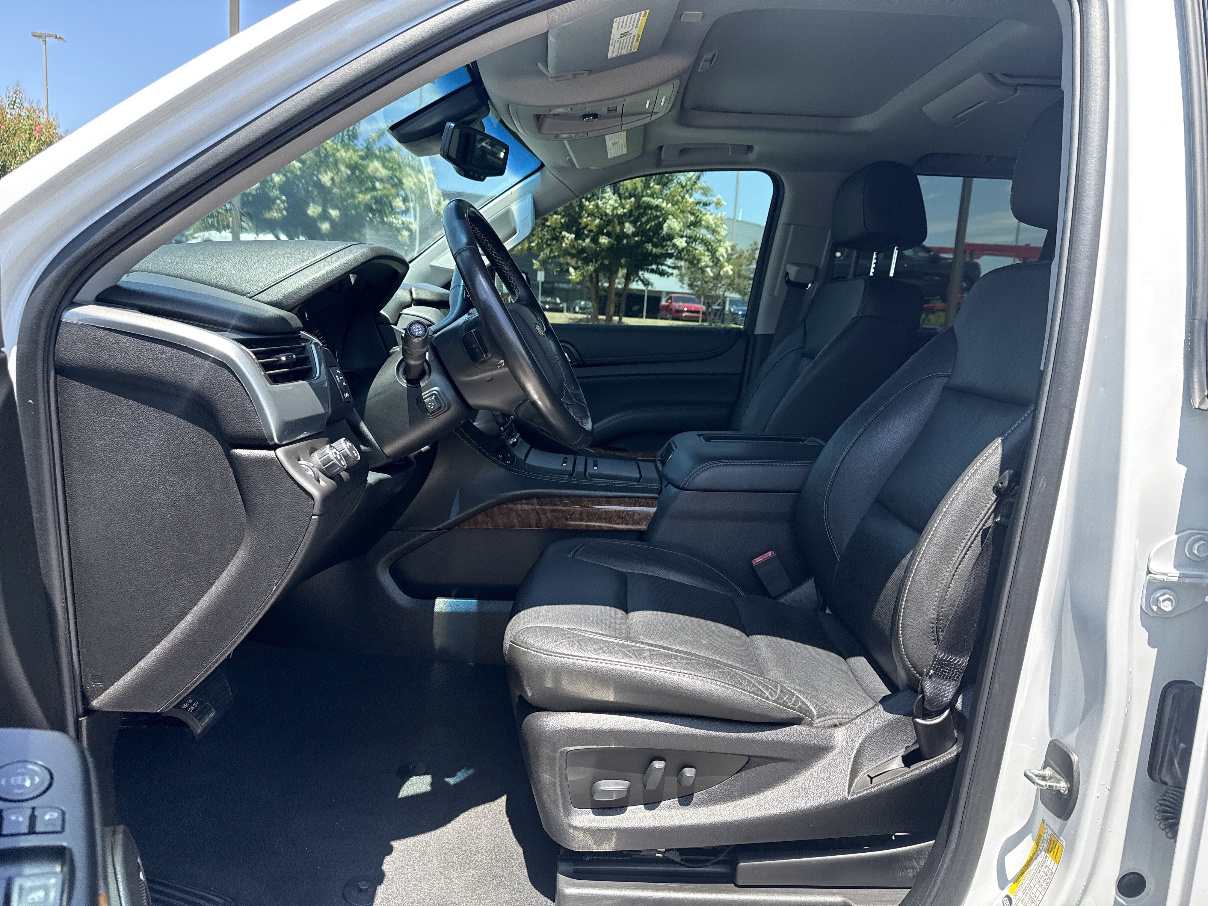 Used 2019 Summit White Chevrolet Premier image 9