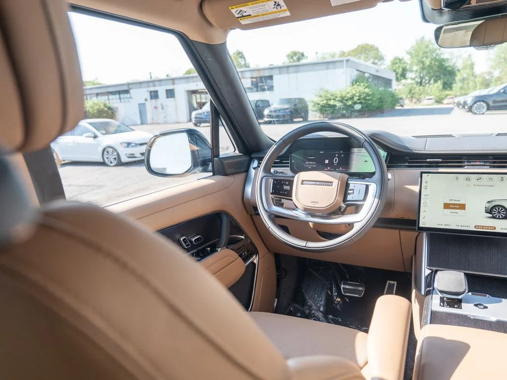 New 2026 Fuji White Land Rover SE image 17