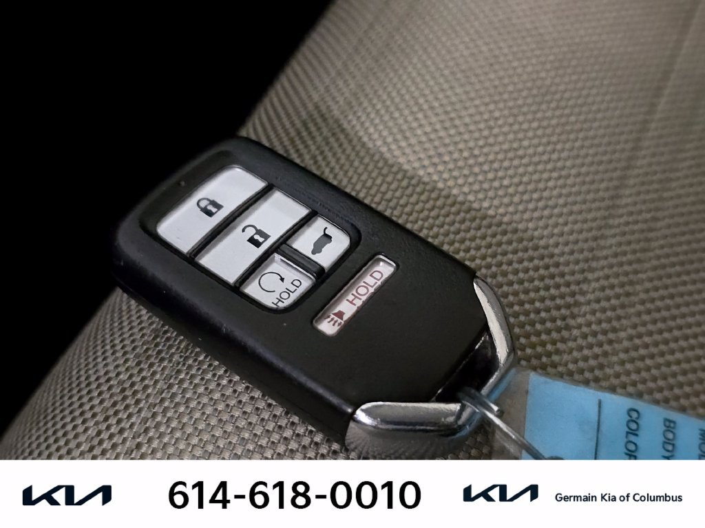 Used 2018  Honda EX image 33