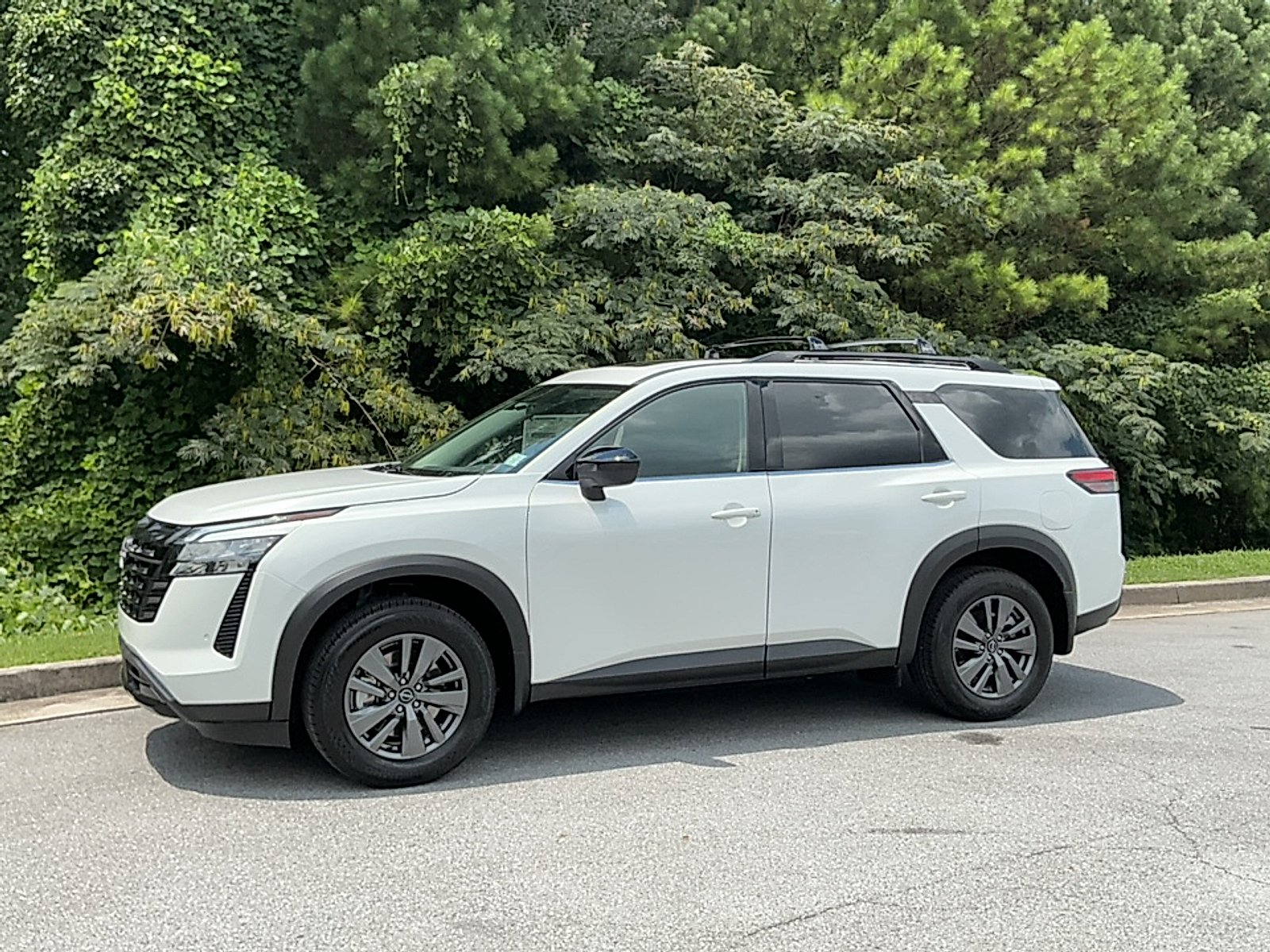 New 2026 Everest White Pearl Tricoat Nissan SV image 4