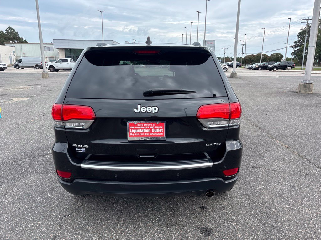 Used 2015 Black Jeep Limited image 19