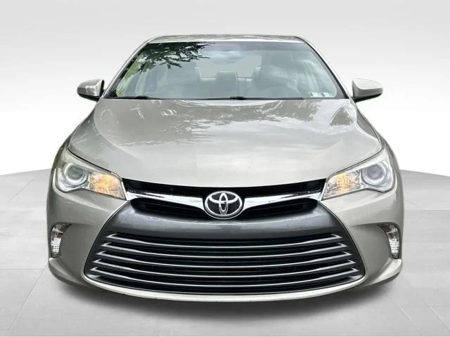 Used 2017  Toyota LE image 8