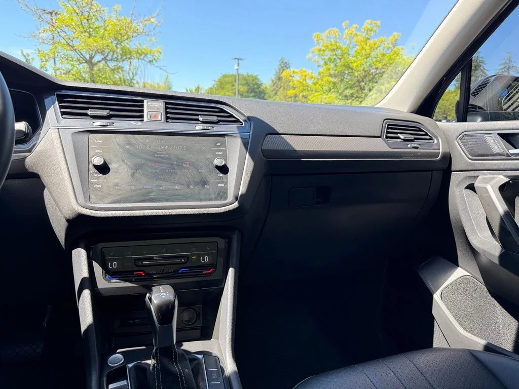 Used 2022  Volkswagen 2.0T SE image 25