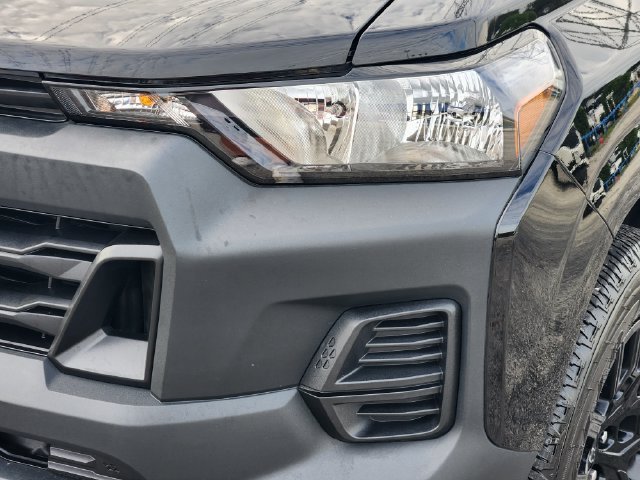 2025 Chevrolet Colorado Work Truck - Photo 9