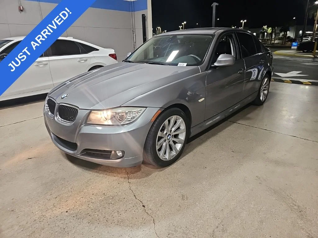 2011 BMW 3 Series 328i Sedan's photo