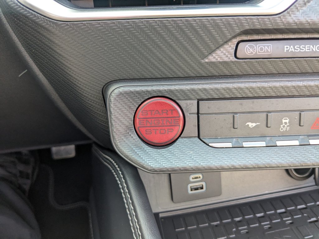 Used 2024  Ford GT Premium image 19
