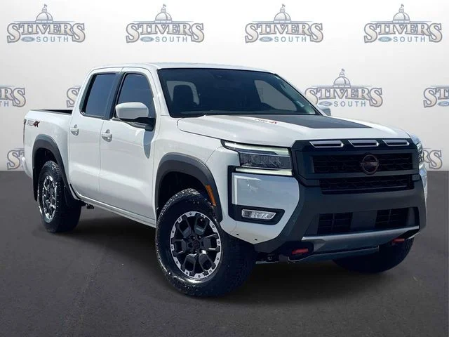 2025 Nissan Frontier PRO-4X Crew Cab 4X4's photo