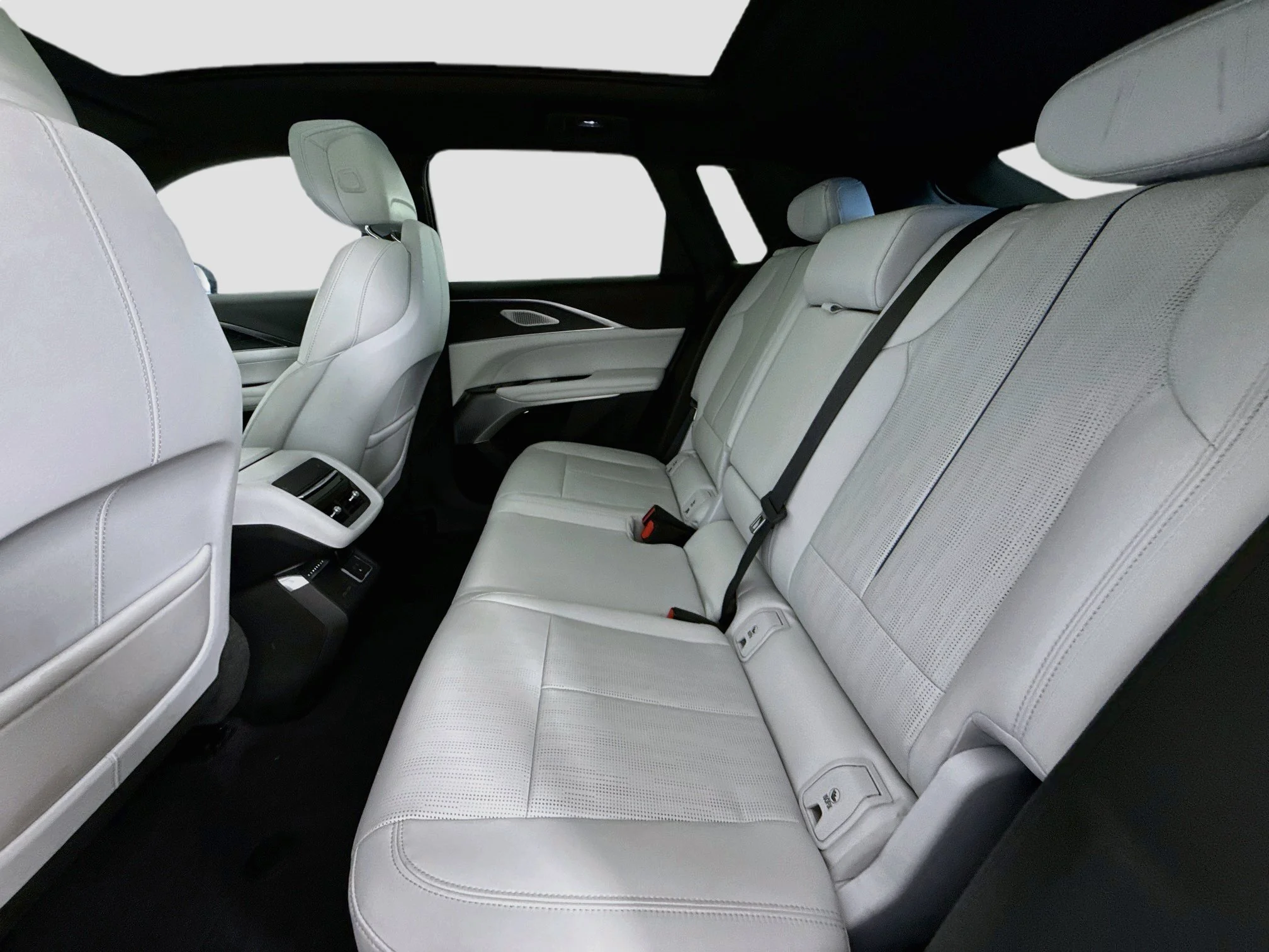 Used 2024 Crystal White Tricoat Cadillac Luxury 3 image 27