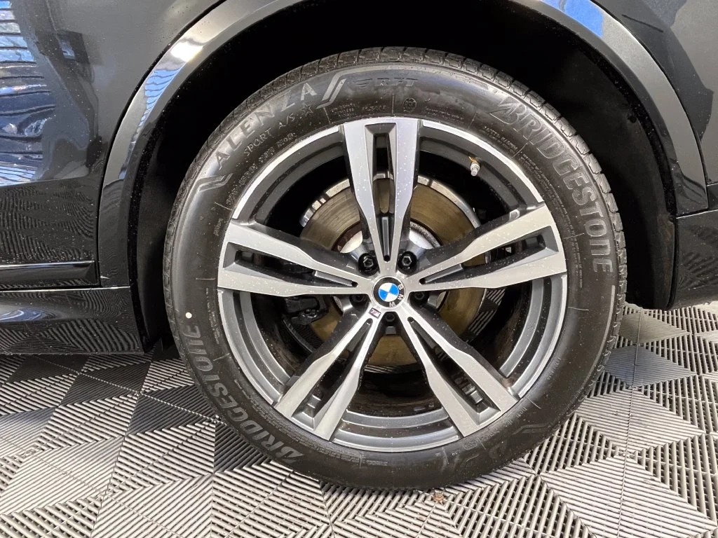 Used 2024 Black Sapphire Metallic BMW xDrive40i image 14