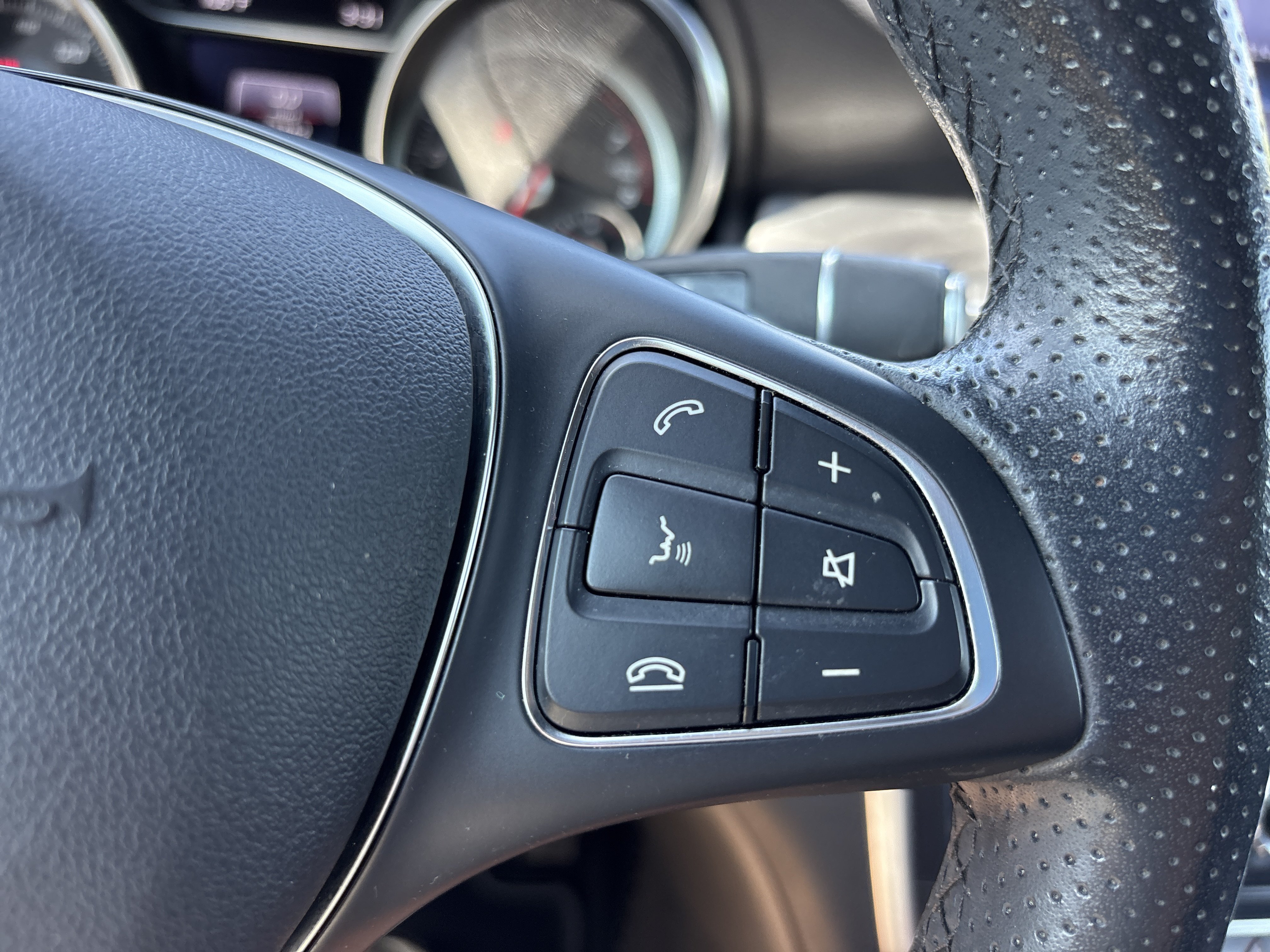 Used 2019 Cosmos Black Metallic Mercedes-Benz GLA 250 4Matic image 28
