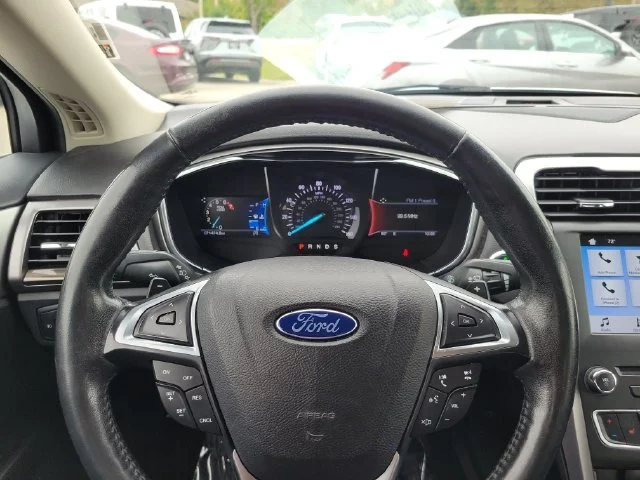 Used 2017 Silver Ford SE image 22