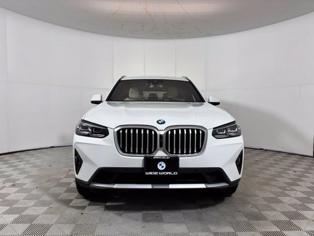 Used 2023 Alpine White BMW xDrive30i image 2