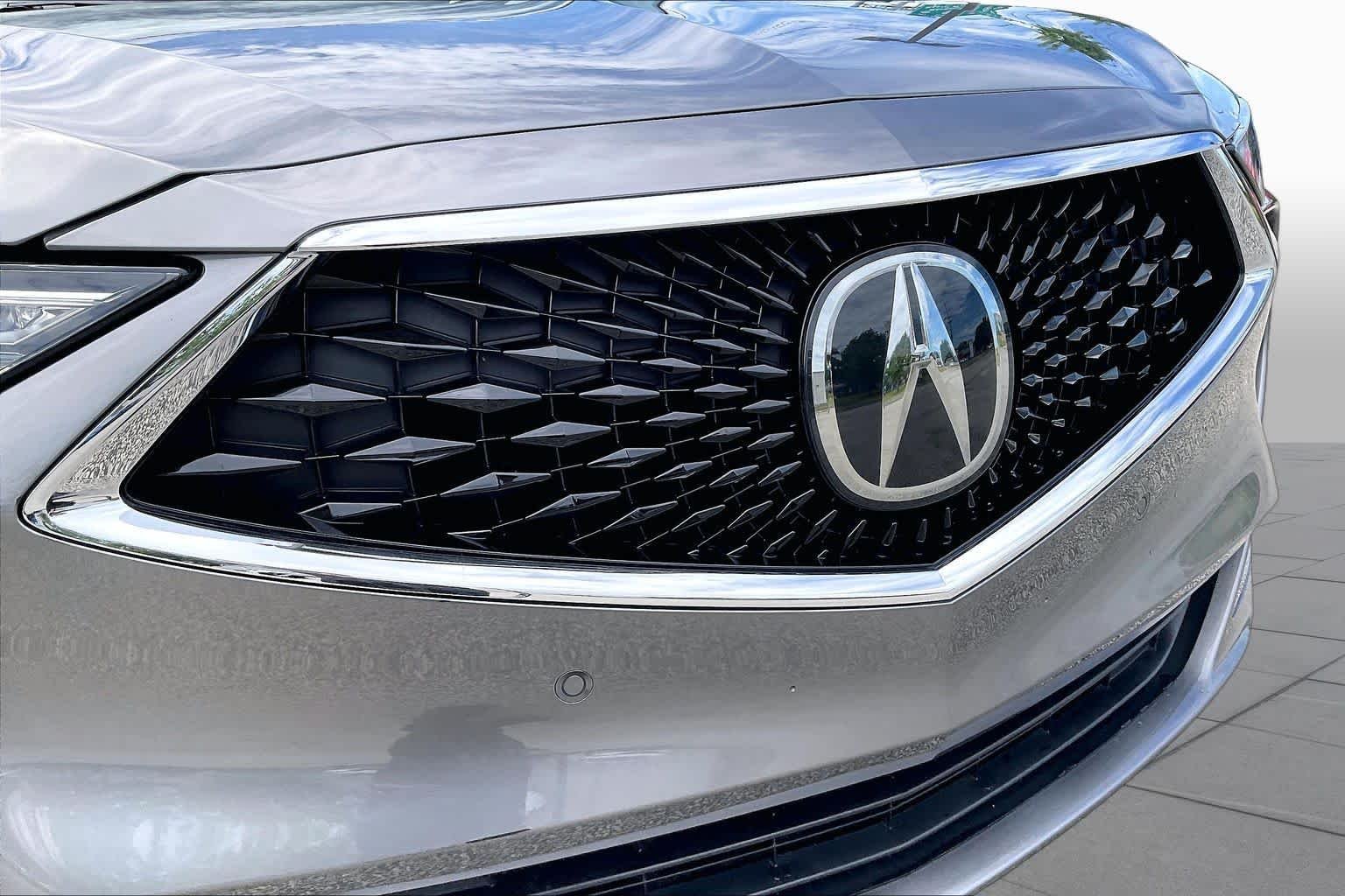 Used 2024 Liquid Carbon Metallic Acura w/Technology Package image 31