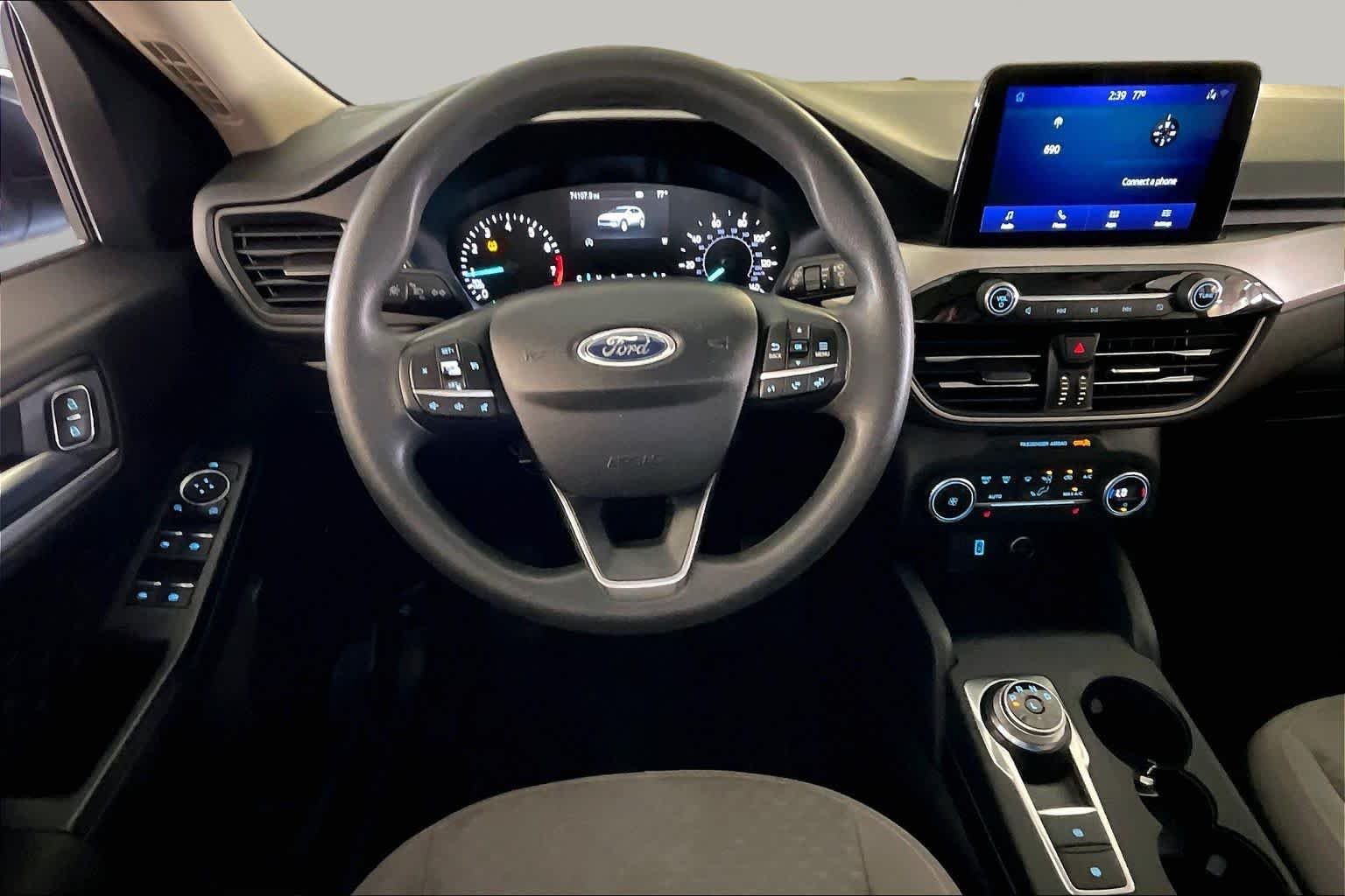 Used 2020 Blue Metallic Ford SE image 5