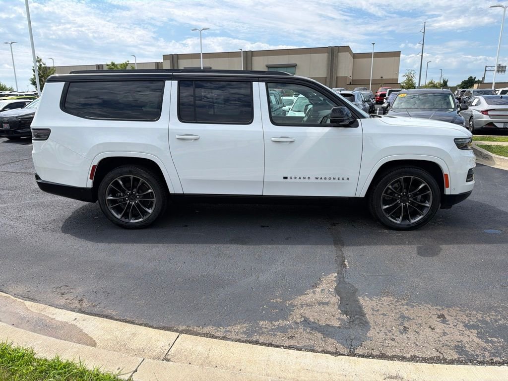 Used 2025 White Jeep Series III image 8