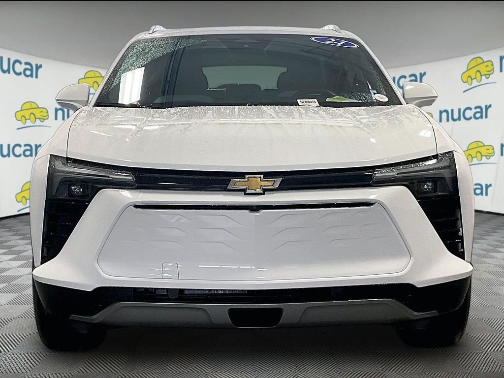 Used 2024 White Chevrolet LT image 2
