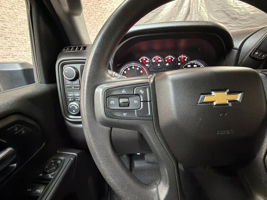 Used 2025 Black Chevrolet Custom image 16