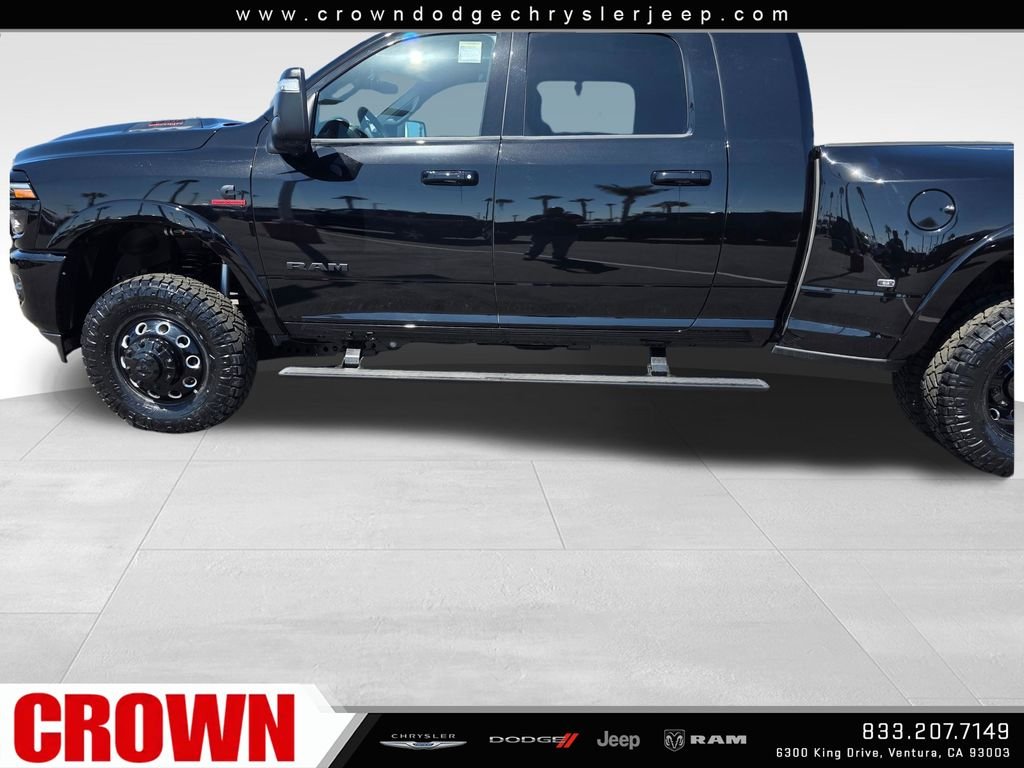New 2026 Diamond Black Crystal Pearl-Coat Exterior Paint RAM Limited image 11