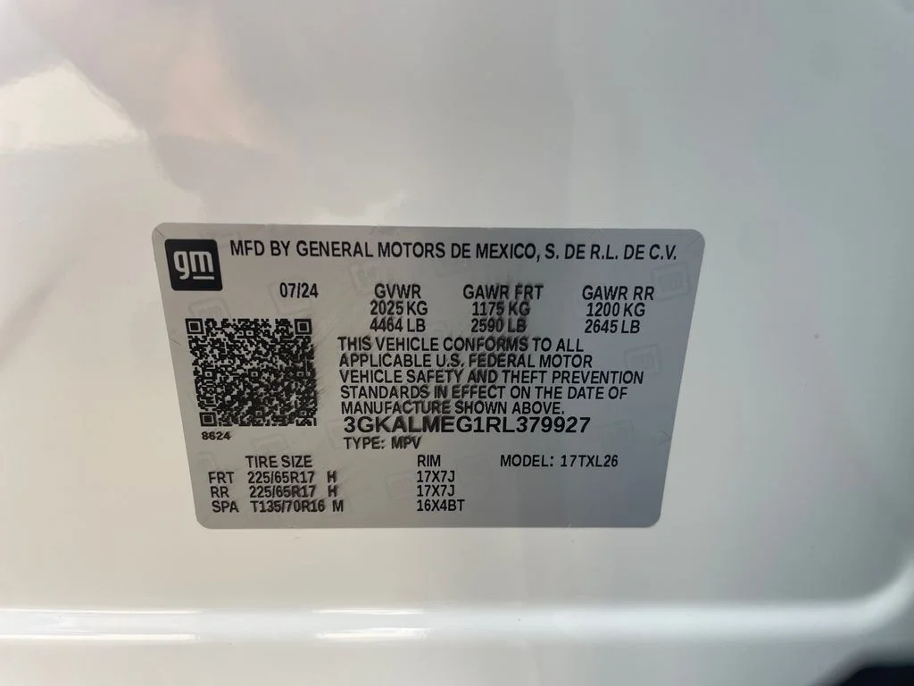 Used 2024 White GMC SLE image 30
