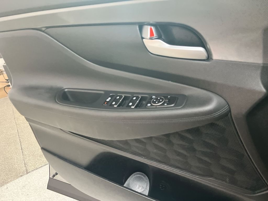 Used 2023 Silver Hyundai SEL image 13