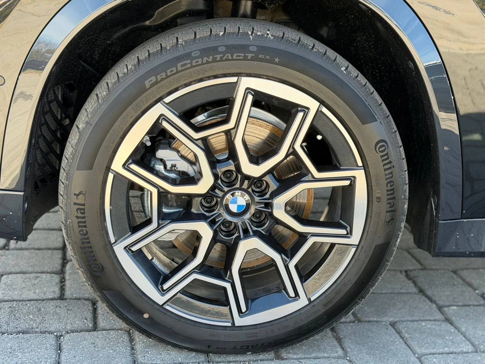 New 2026 Black Sapphire Metallic BMW xDrive28i image 13