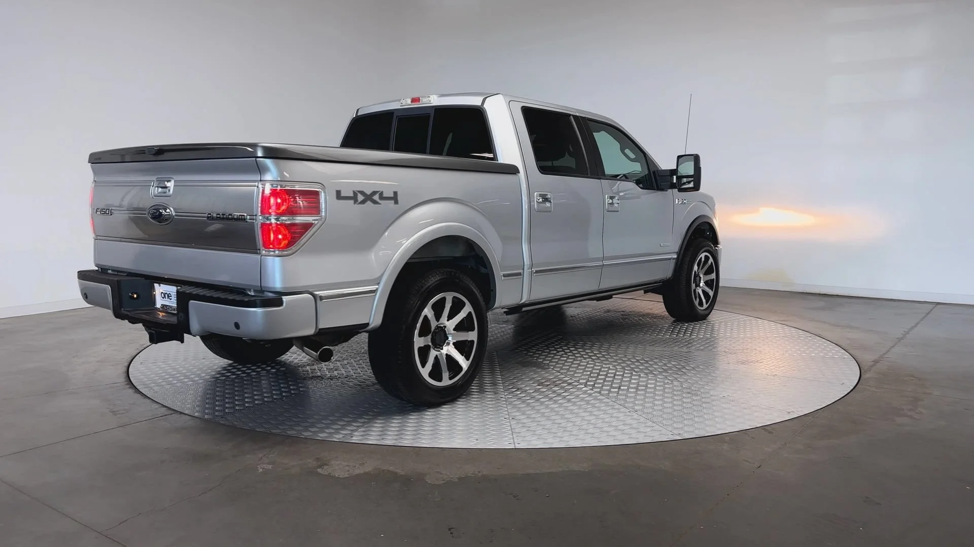 Used 2011 Ingot Silver Metallic Ford Platinum image 8