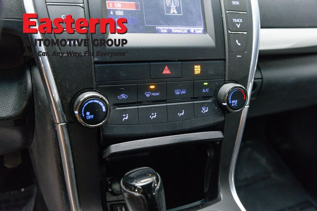 Used 2016 Gray Toyota SE image 19
