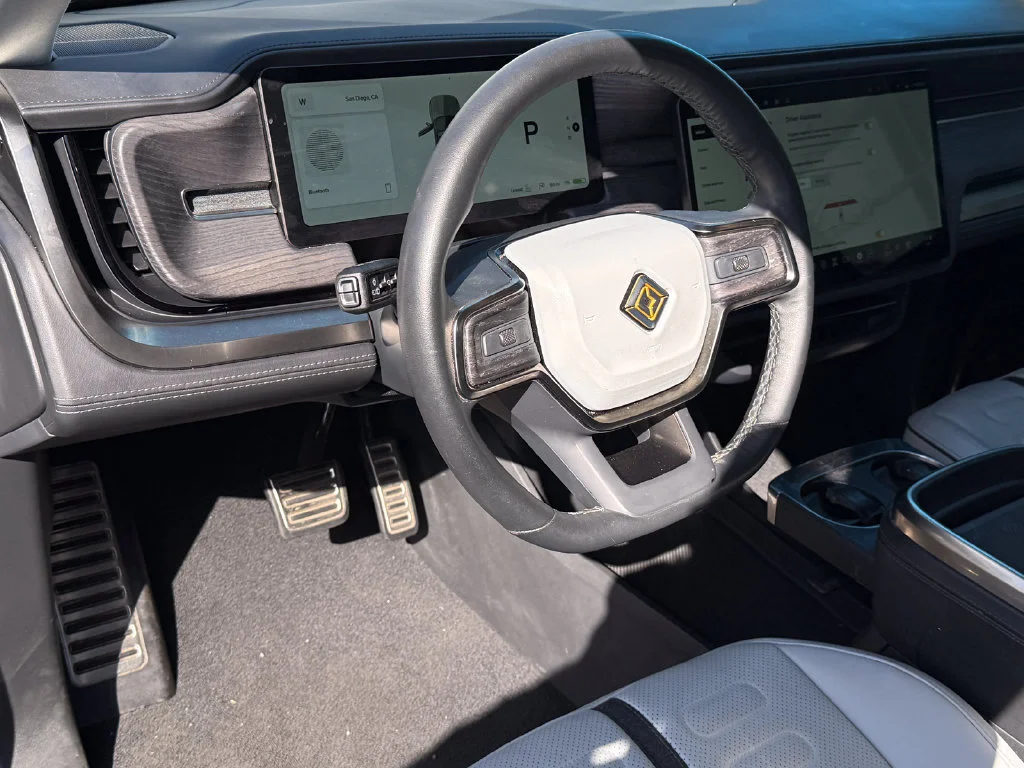 Used 2023  RIVIAN Launch Edition image 26