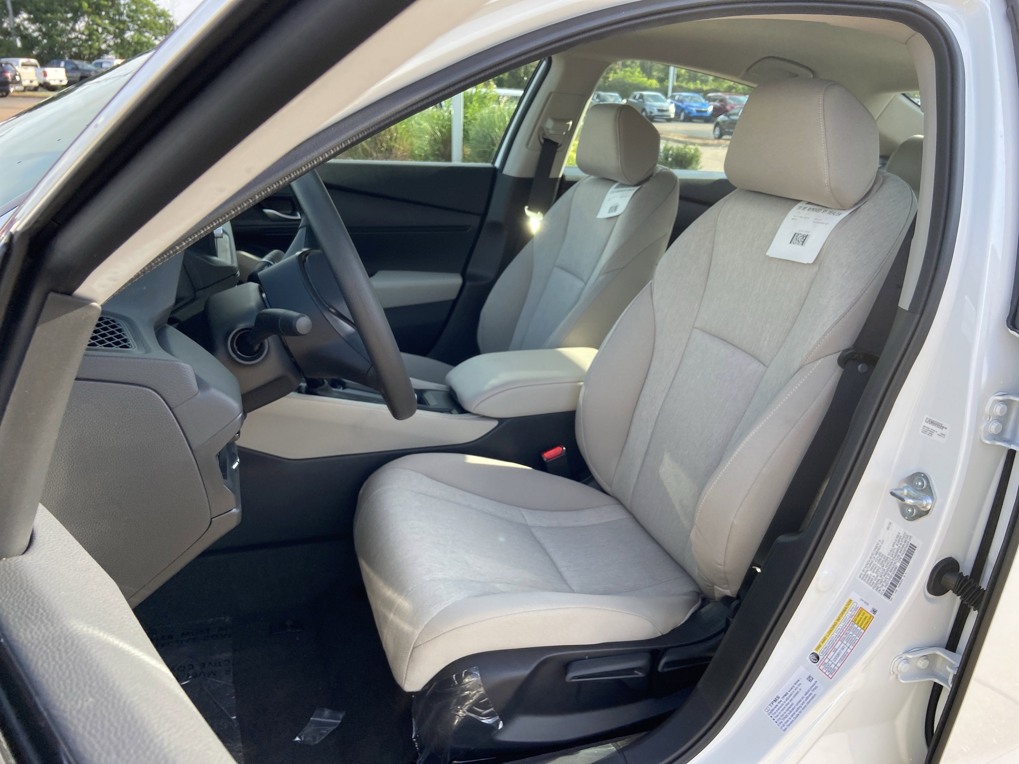 New 2026 Platinum White Pearl Honda LX image 21