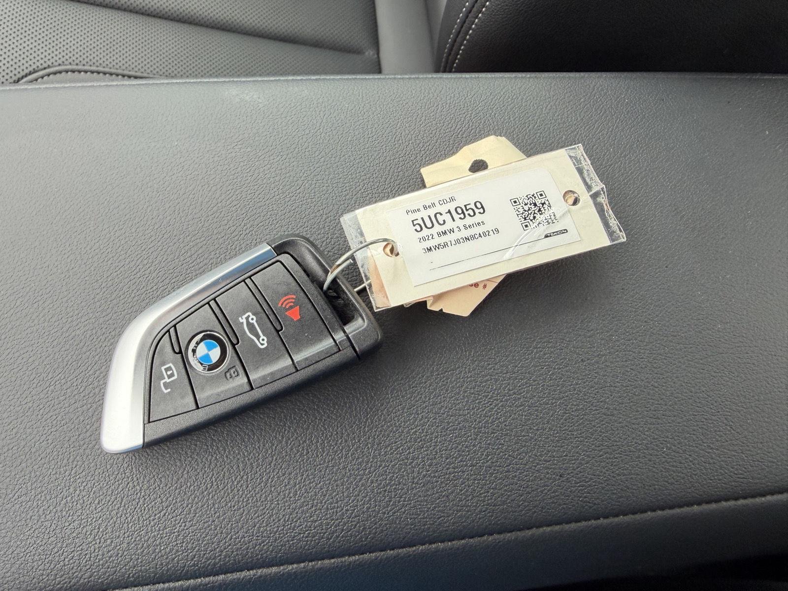 Used 2022 Mineral Grey Metallic BMW 330i xDrive image 13