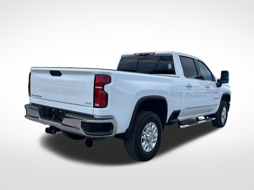 Used 2025 White Chevrolet LTZ image 7