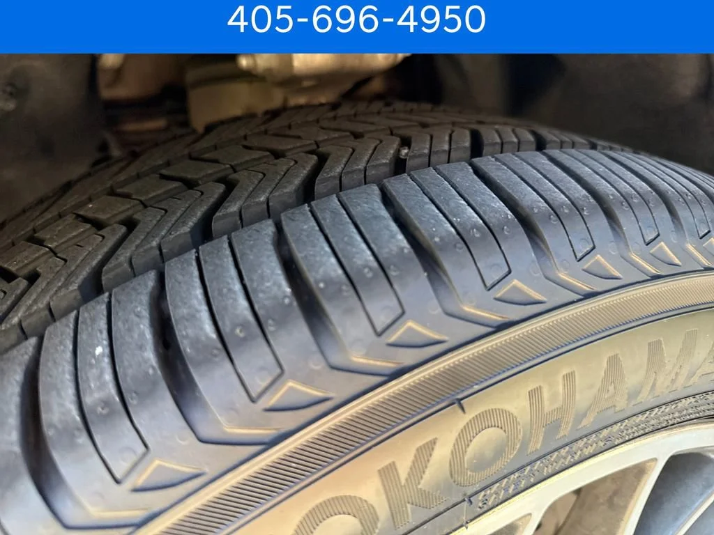 Pre-Owned 2018 Porsche Macan Base