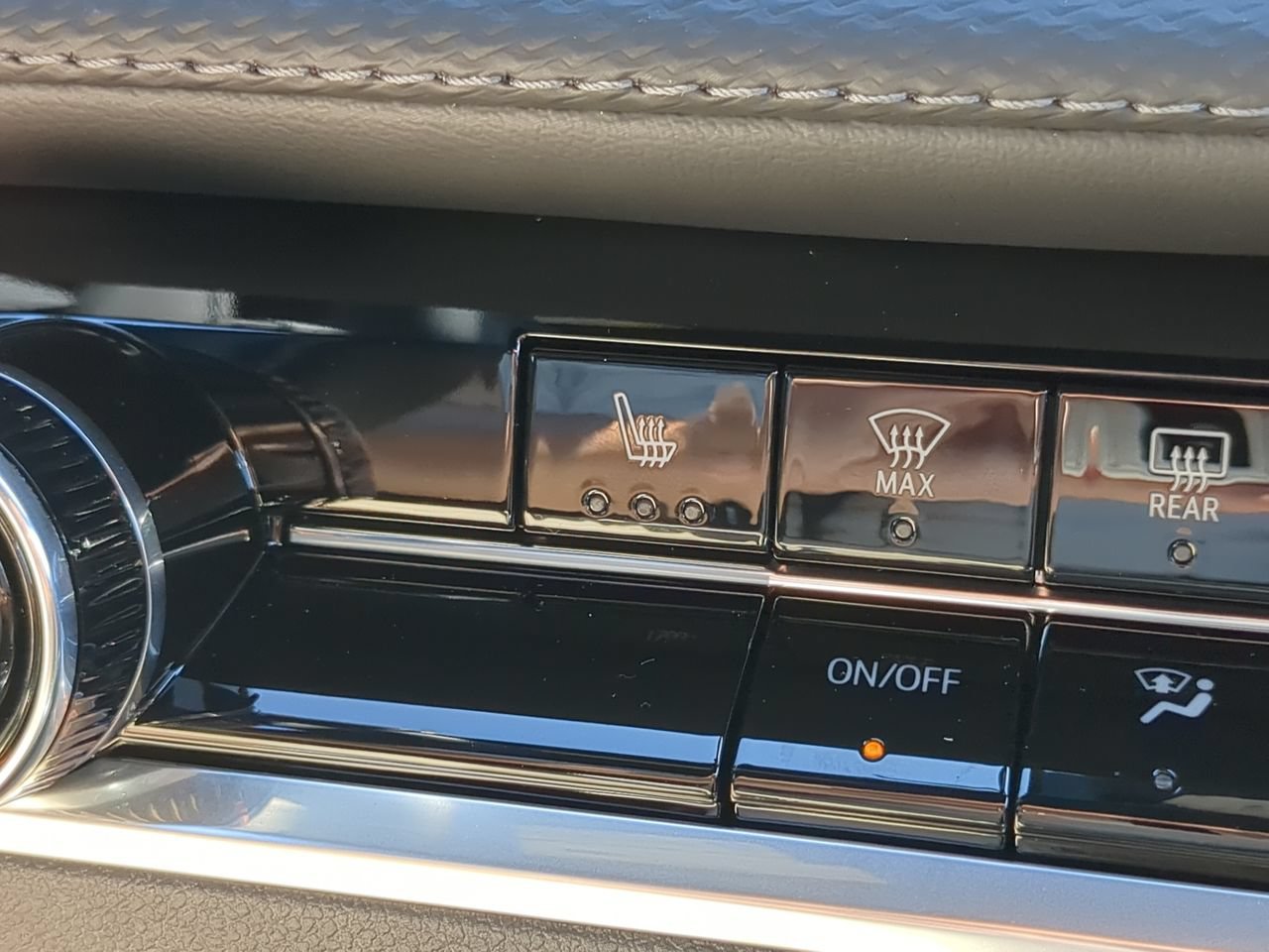 2027 Chevrolet Equinox LT - Photo 22