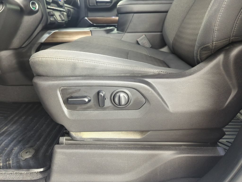 Used 2019 SILVER ICE METALLIC Chevrolet RST image 12