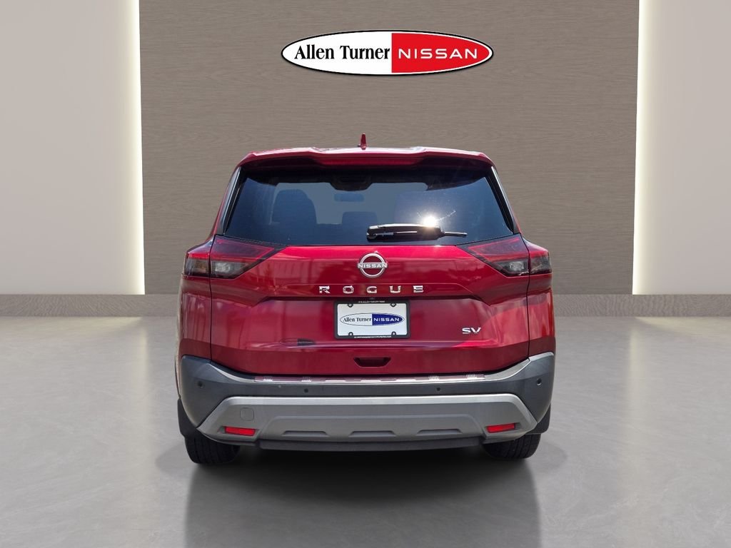 Used 2022 Red Nissan SV image 8