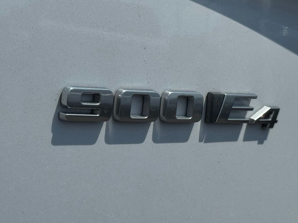 Used 2026 White Cadillac Platinum image 10