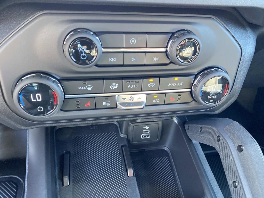 New 2026 Avalanche Gray Ford Big Bend® image 16