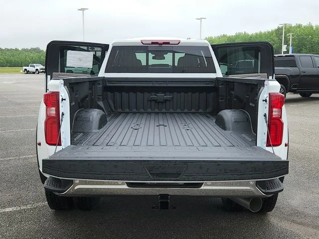 New 2026 White Chevrolet LT image 14
