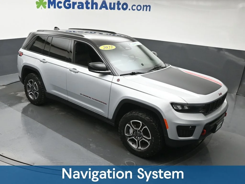 Certified Used 2022 Silver Jeep Trailhawk image 4