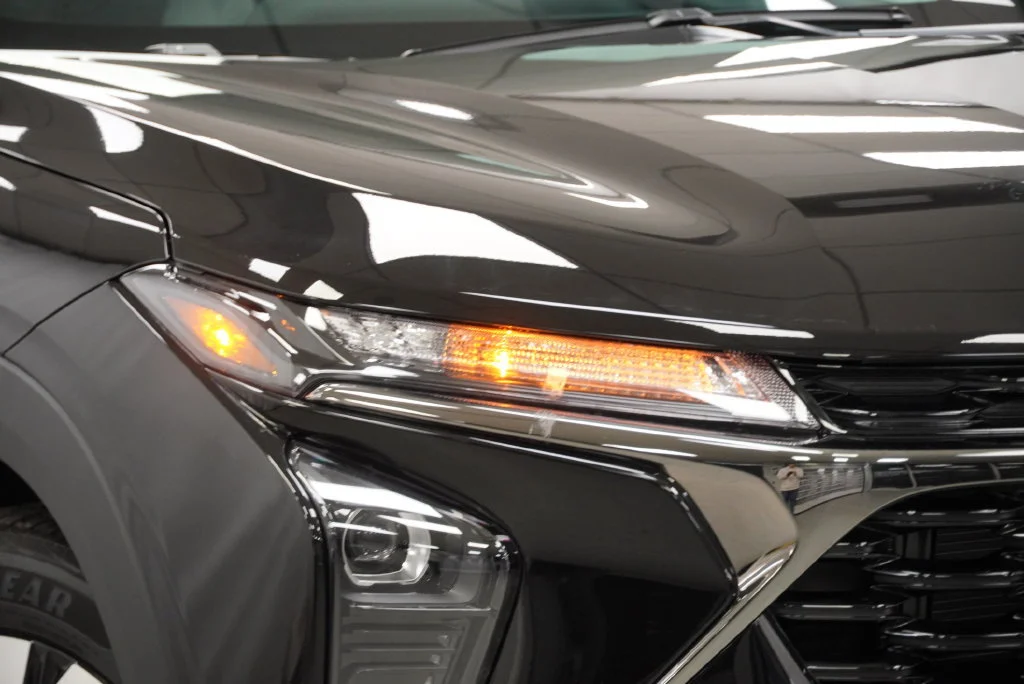 New 2026 Mosaic Black Metallic Chevrolet 1RS image 9
