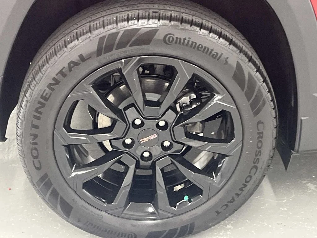 Used 2026 Volcanic Red Tintcoat GMC Elevation image 9