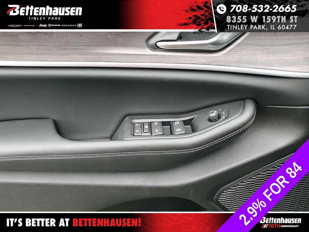 New 2026 Baltic Gray Metallic Clear-Coat Exterior Paint Jeep Altitude image 12