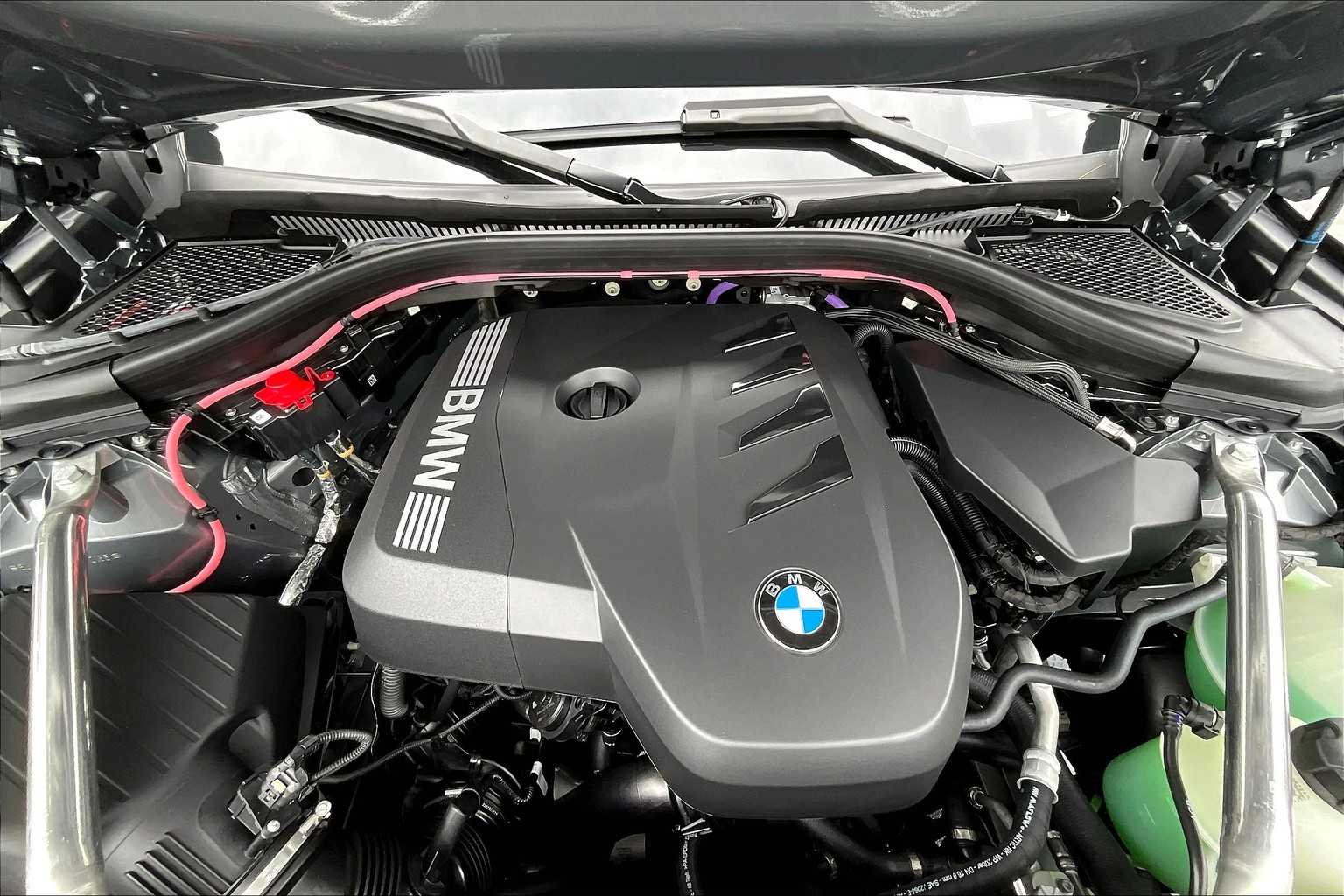 New 2026 Skyscraper Grey Metallic BMW 30 xDrive image 16